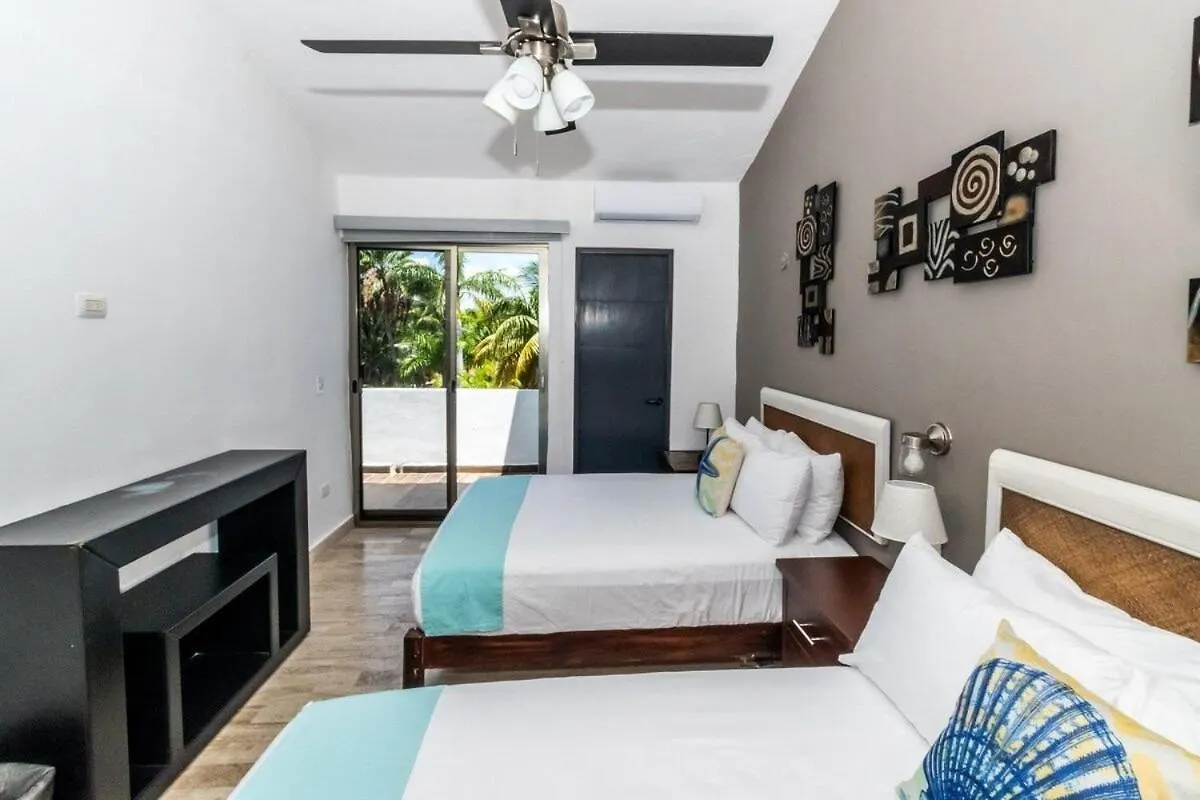 Zona Hotelera 3 Bedroom Lagoon Playa Linda Cancun Mexico