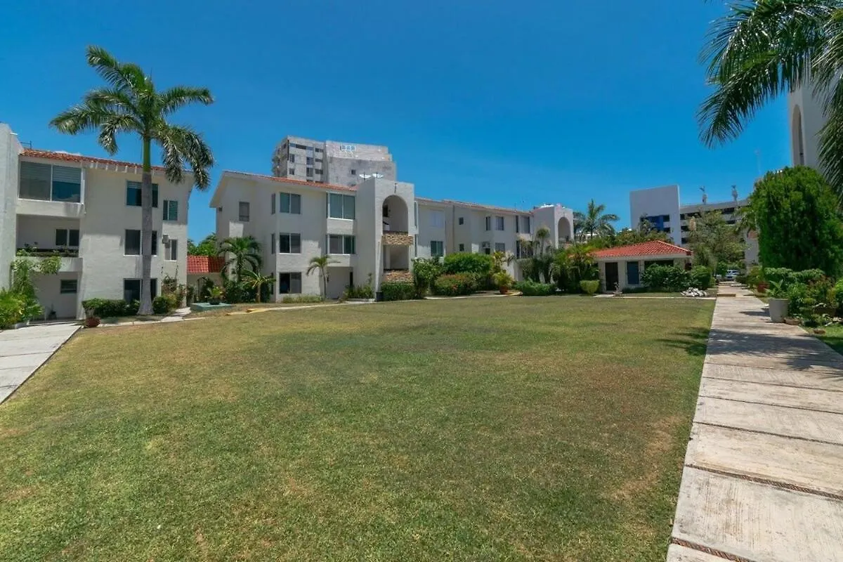 קנקון Zona Hotelera 3 Bedroom Lagoon Playa Linda בית נופש